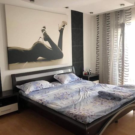 Apartament Apartment Râmnicu Vâlcea Екстериор снимка